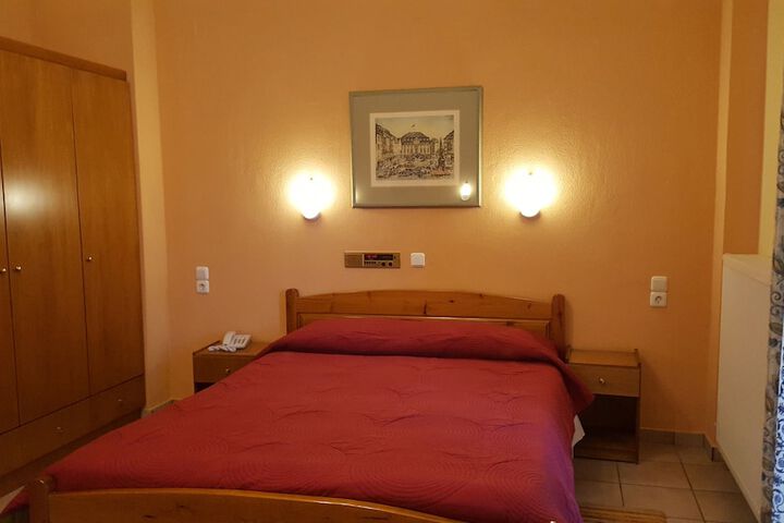Room 8 of 40