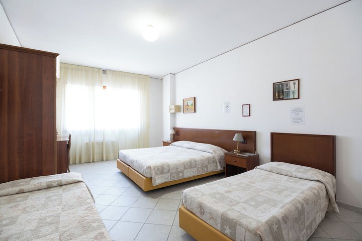 Room 9 of 23