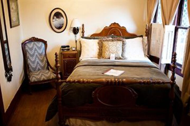 Room 6 of 38