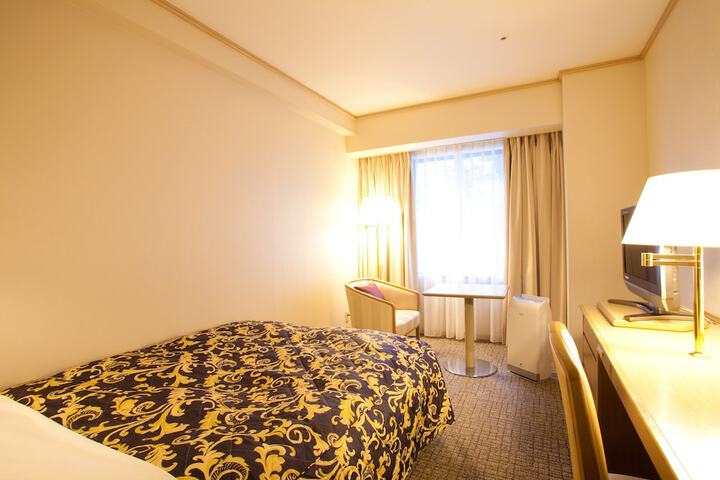 Room 3 of 51
