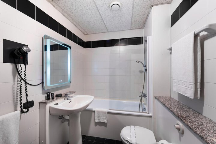 Clean Restrooms
