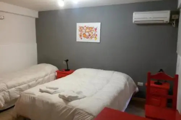 Room 6 of 10