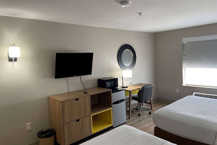 2 Queen Beds Accessible (5 of 6)