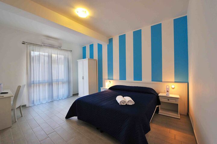Room 10 of 60