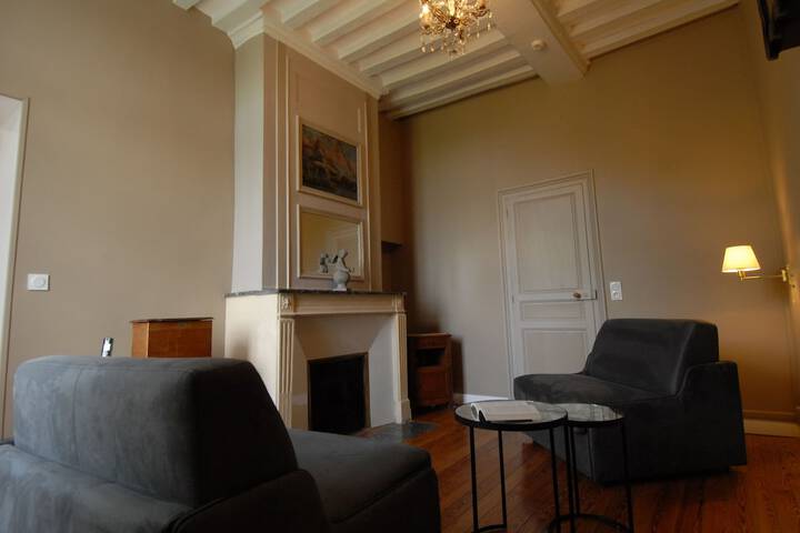 Room 7 of 75