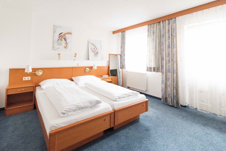 Room 3 of 29