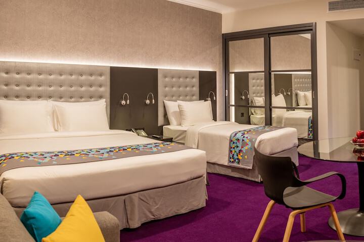 Room 14 of 106
