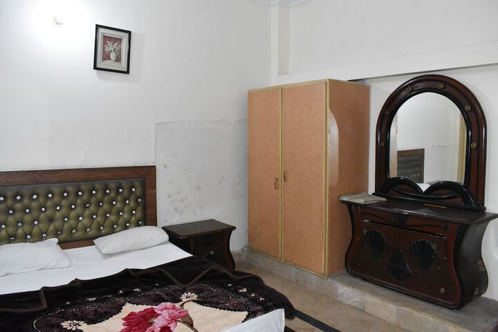 Room 19 of 30