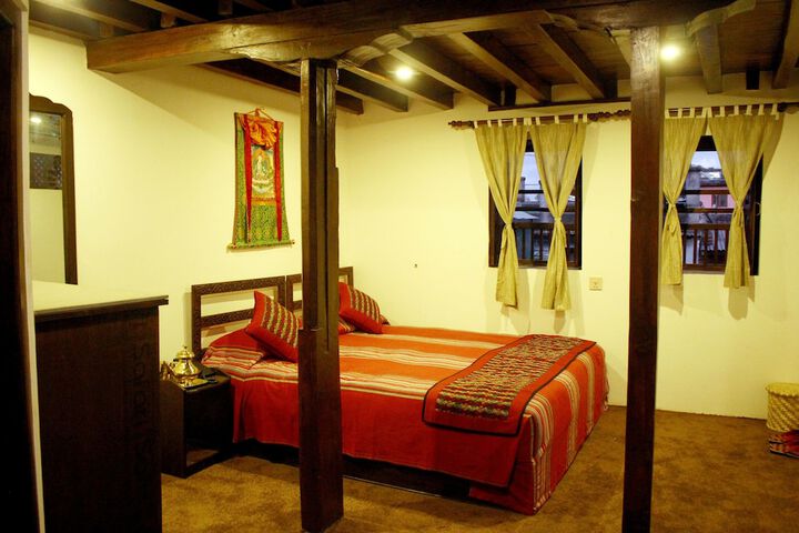 Room 13 of 33