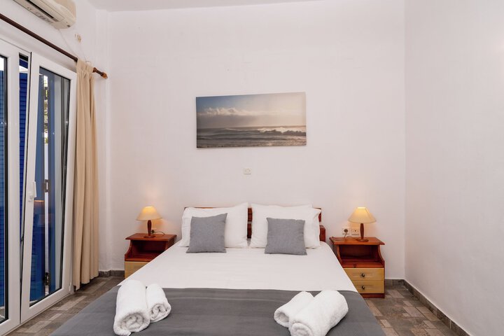 Room 3 of 60