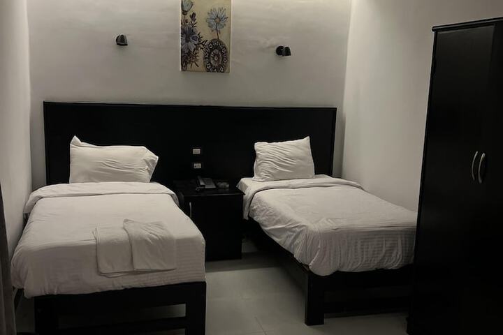 Room 13 of 107