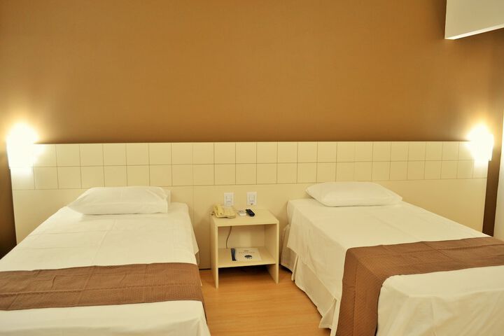 Room 9 of 41