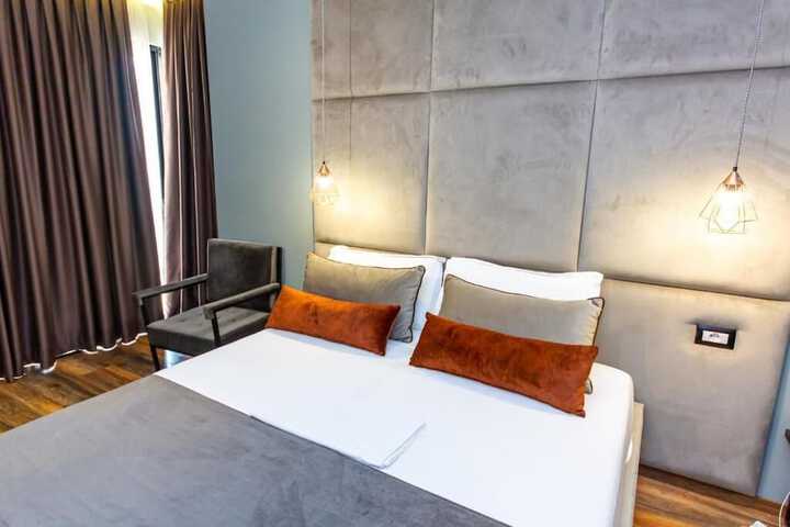 Room 30 of 96