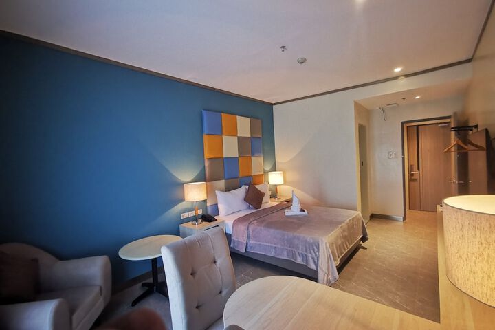 Room 12 of 21