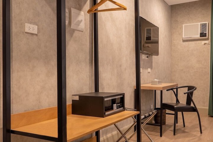 Room 8 of 22