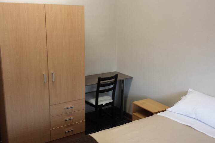 Room 2 of 32