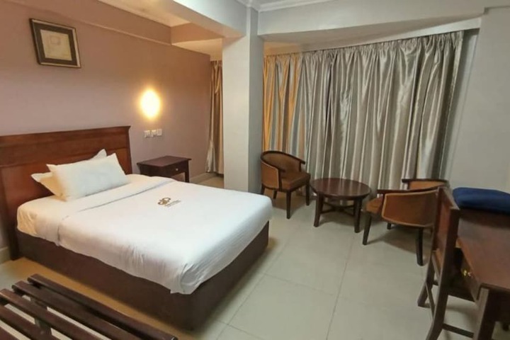 Room 21 of 32