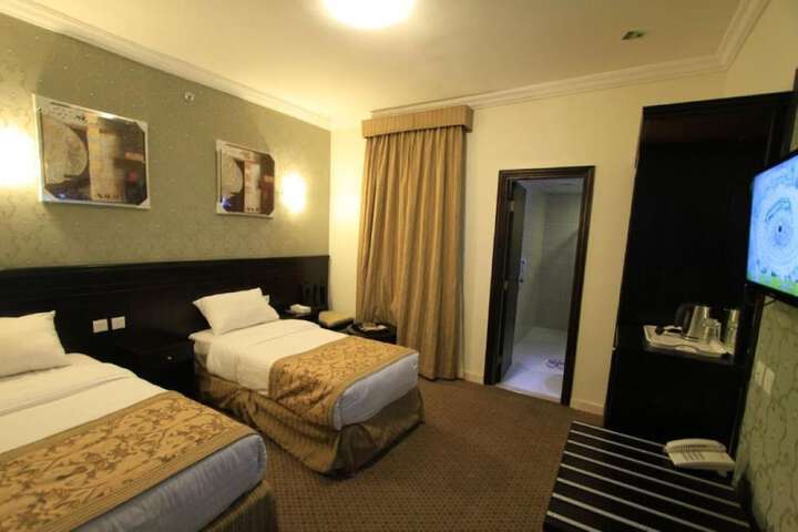 Room 19 of 48