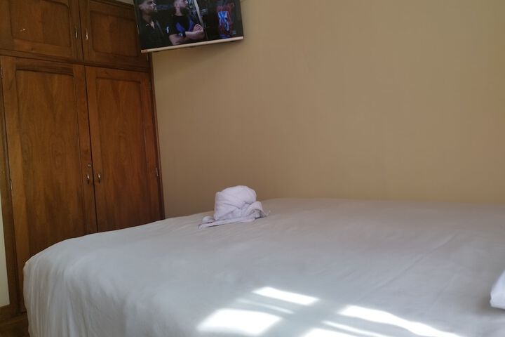 Room 5 of 17