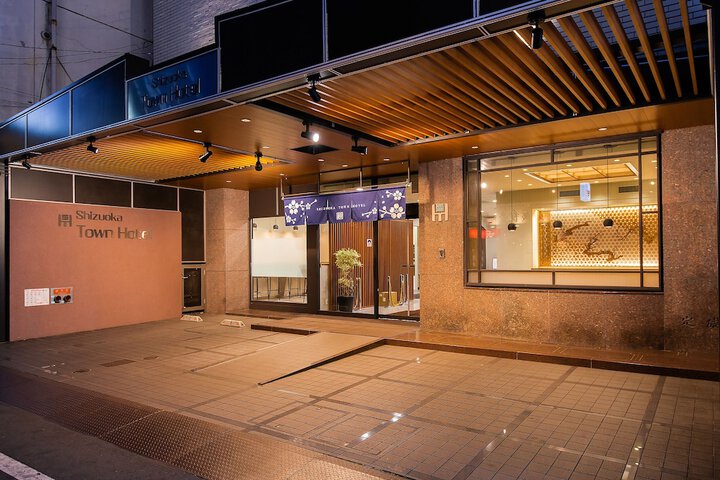 Hero Image 1 of 40