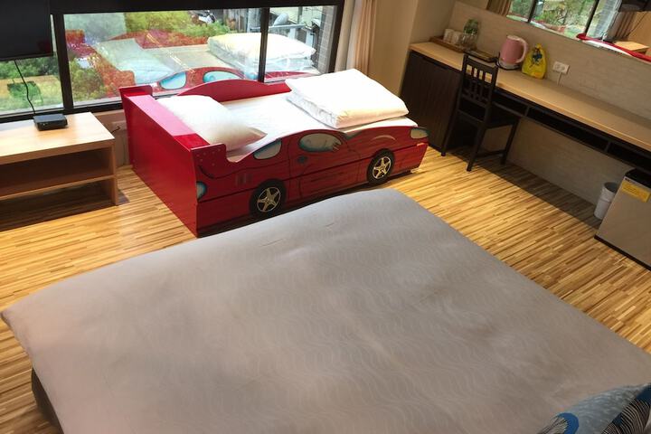 Room 8 of 55
