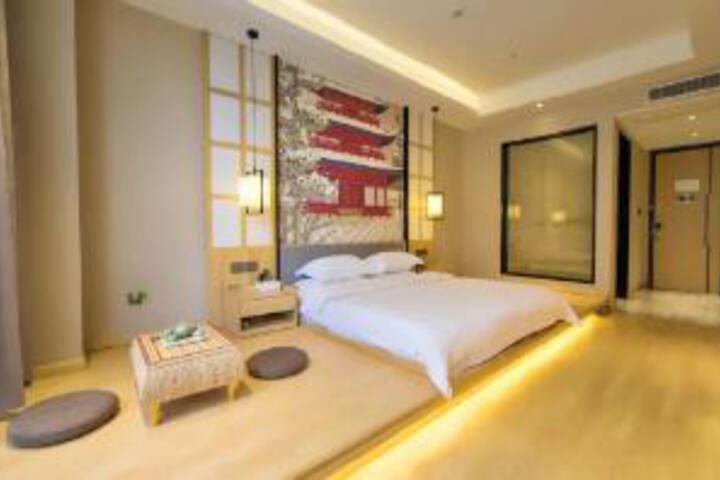 Room 9 of 9
