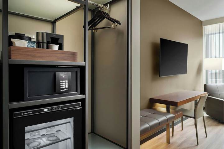 Room 15 of 35