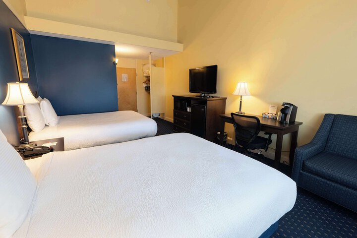 Quadruple Queen Size Bed (22 of 29)