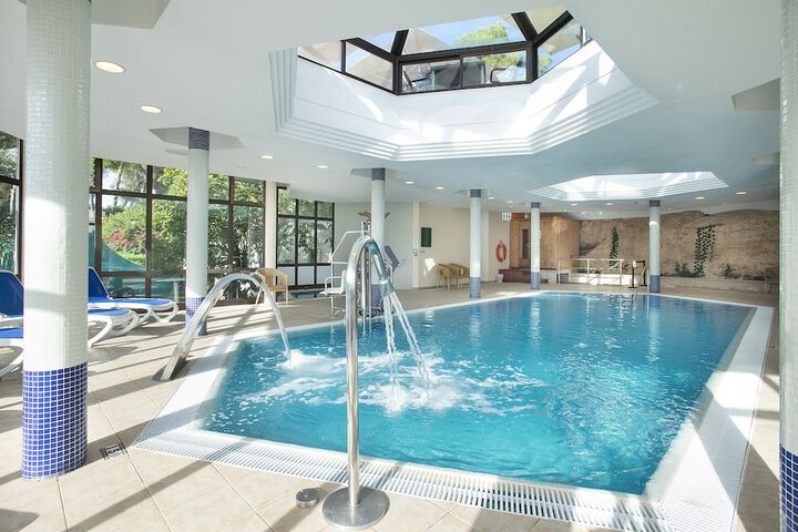 Hotel with Pool
