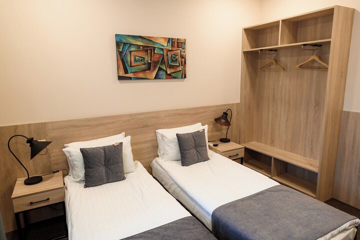 Room 25 of 65