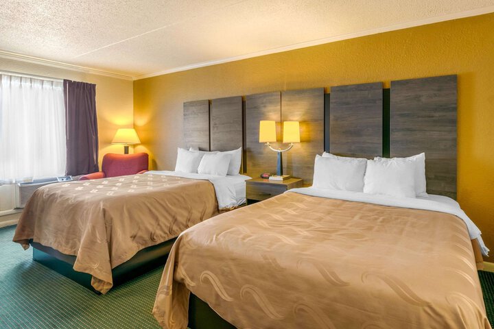 Double Deluxe King Bed (2 of 8)