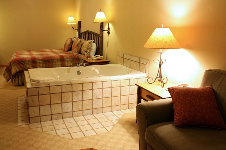 Hot Tub 24 of 66