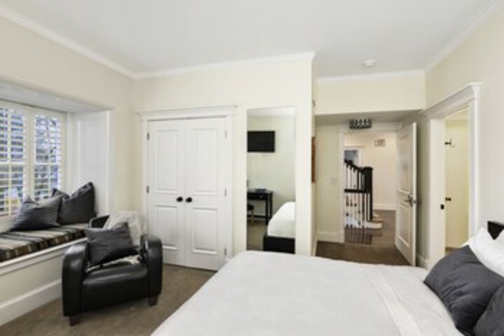 Room 17 of 36