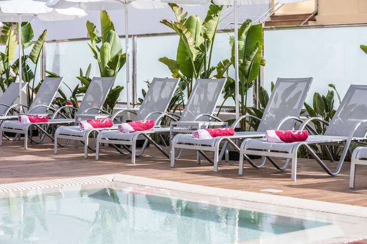 Pool Hotel