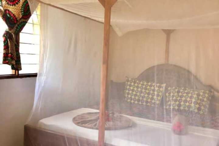 Room 6 of 14