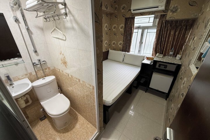 Room 70 of 139