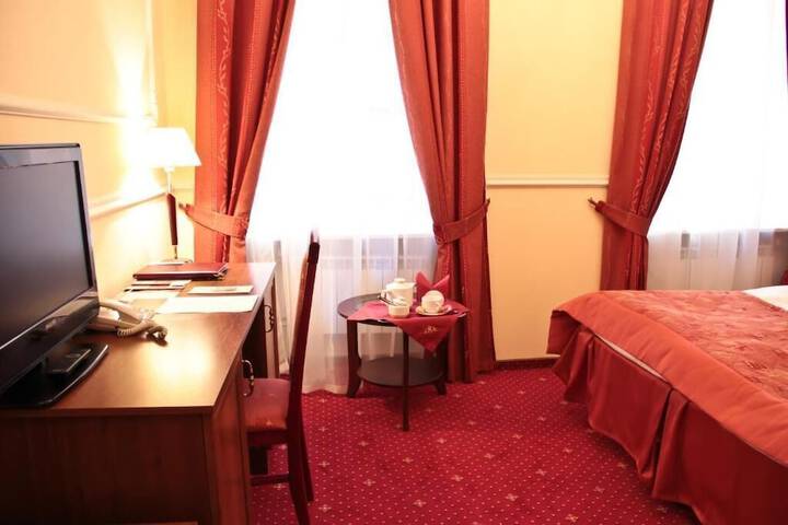 Room 10 of 23