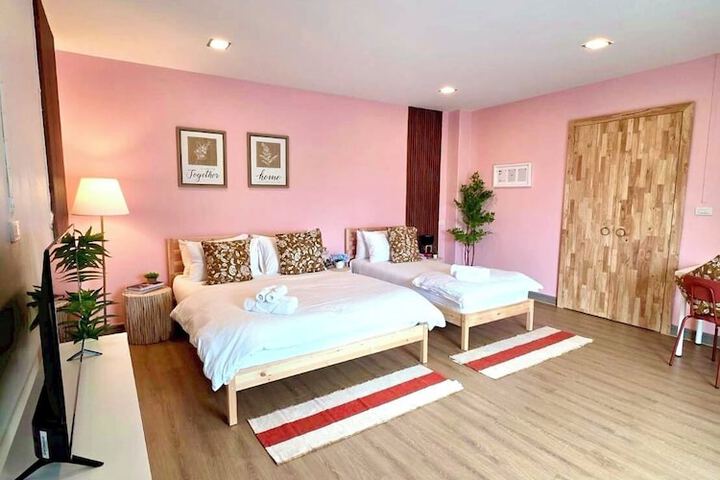 Room 4 of 32