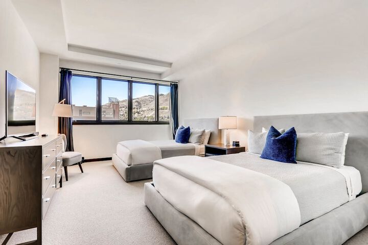 Room 20 of 73