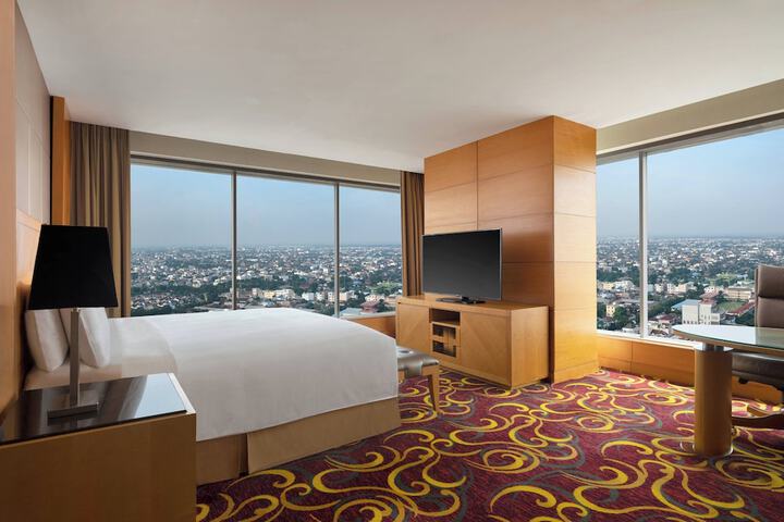 Room 15 of 82