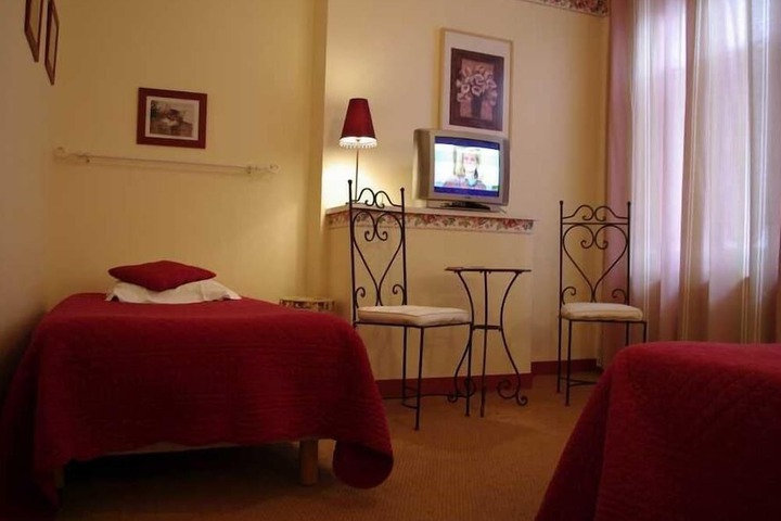 Room 12 of 37