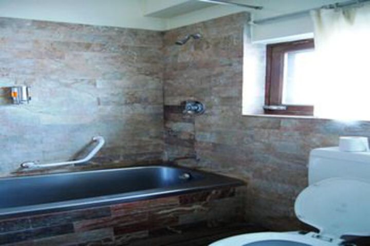 Room 2 of 27