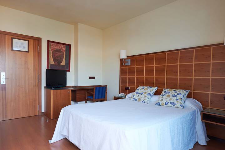 Room 18 of 186