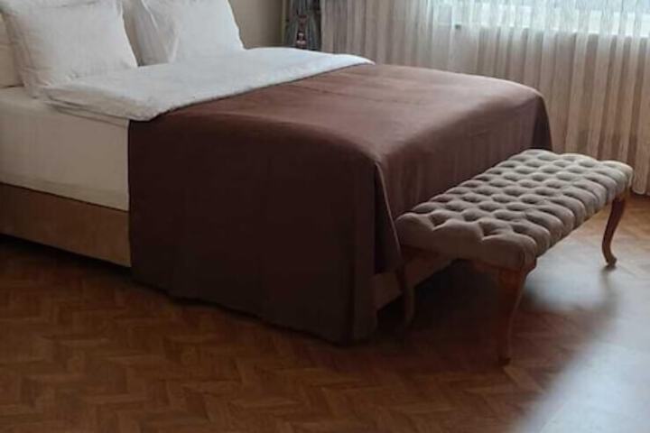 Room 19 of 54