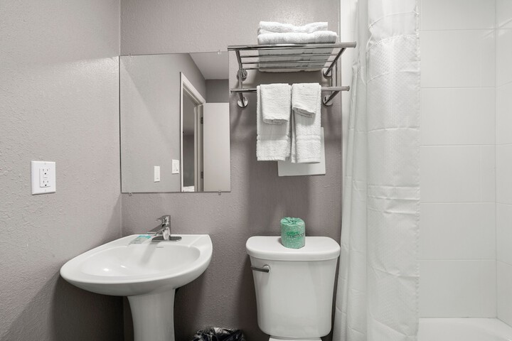 Room 6 of 6