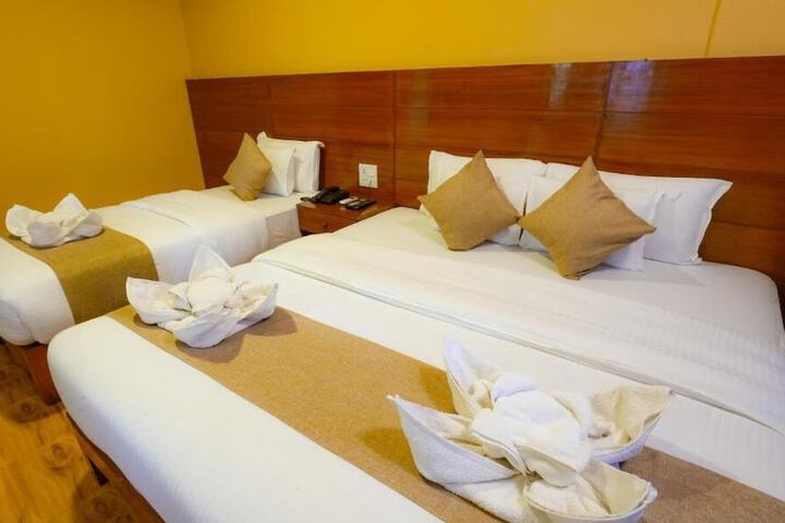 Room 5 of 16