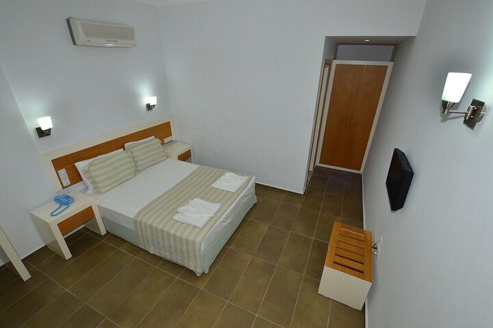 Room 7 of 38
