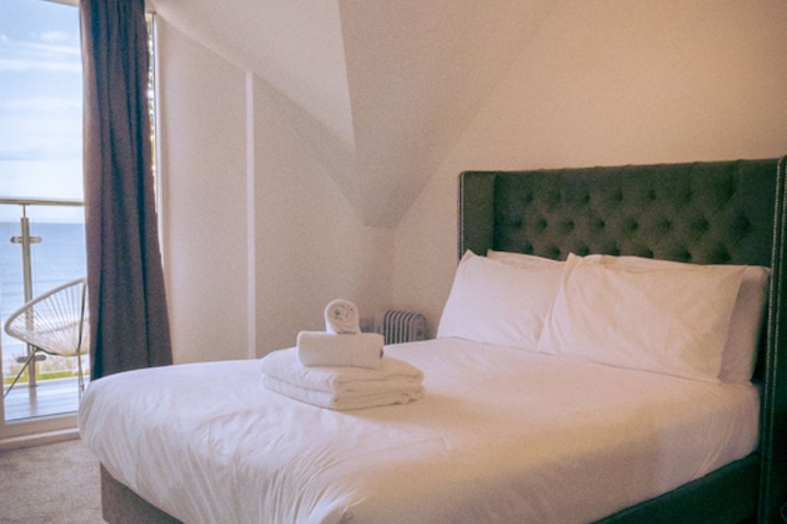Room 10 of 60