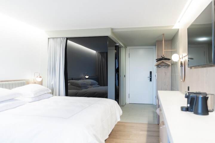 Room 10 of 71