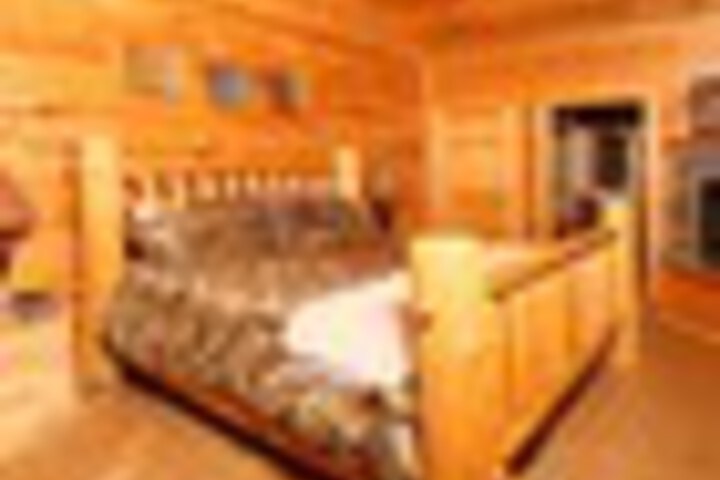Room 8 of 129